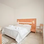Estelle בית הארחה בארי