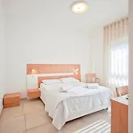 בית הארחה Estelle 3*