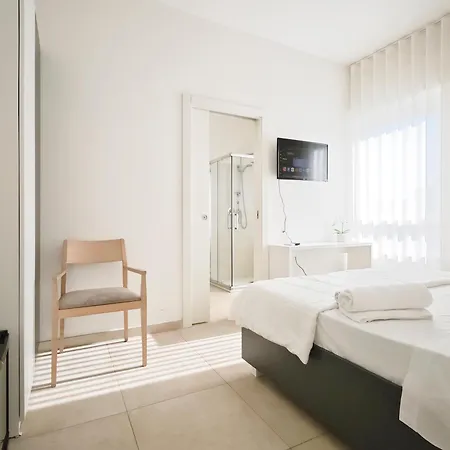 Estelle Penzion Bari