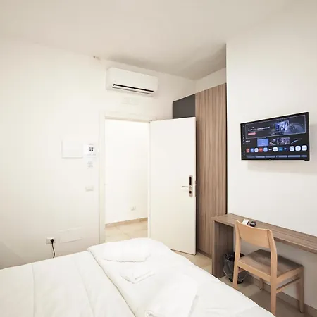 Estelle Penzion Bari